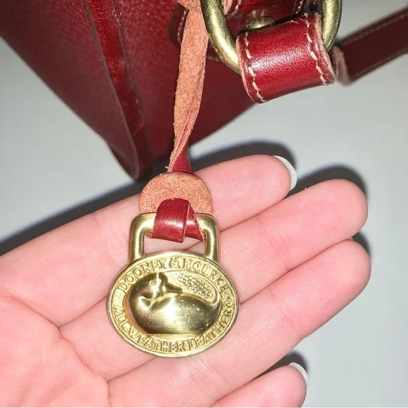 ❤️RARE❤️ Vintage Dooney and Bourke Oxblood Burgundy Maroon Carrier Crossbody Bag - Picture 5 of 16